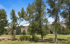 Modern 4BR Duplex | On Golf Course | Minutes to Beaver Creek + Vail - Avon, Colorado