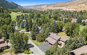 Modern 4BR Duplex | On Golf Course | Minutes to Beaver Creek + Vail - Avon, Colorado