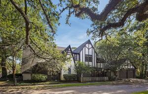 Tudor Fairytale Haven - Baton Rouge, Louisiana