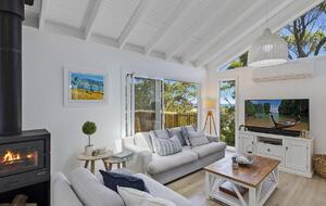 Coastal Haven Beach House - Copacabana, Australia