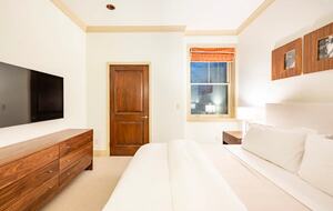 Modern Aspen Beauty - Aspen, Colorado