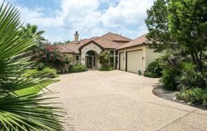 Casa T on Lake Travis in Devil's Cove - Jonestown, Texas