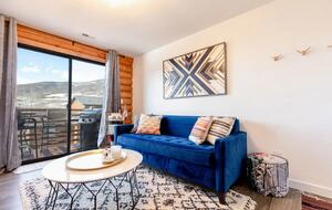 Ideallic Modern Mountain Hub - Dillon, Colorado