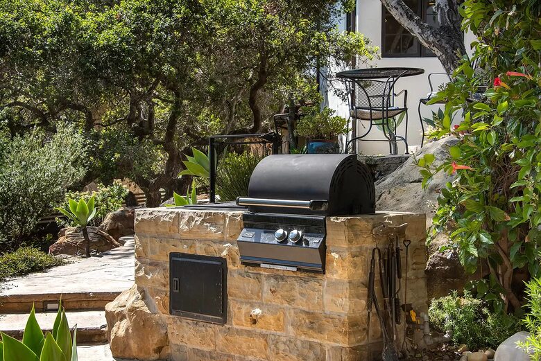 Santa Barbara Riviera | Estate Home Plus Carriage House - Santa Barbara, California