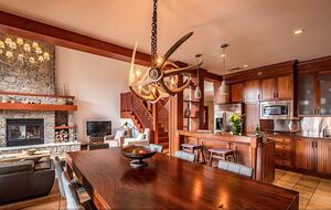 Alpine Elegance - Mont-Tremblant, Canada