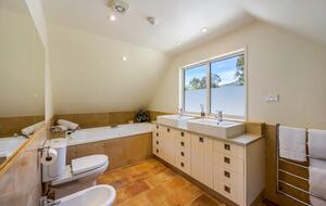 Hidden Oasis Retreat - Wanaka, New Zealand