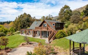 Hidden Oasis Retreat - Wanaka, New Zealand