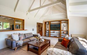 Hidden Oasis Retreat - Wanaka, New Zealand