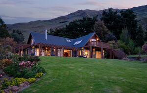 Hidden Oasis Retreat - Wanaka, New Zealand