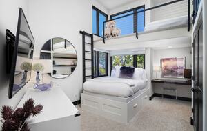 Del Mar Hilltop Oceanview Retreat - Del Mar, California