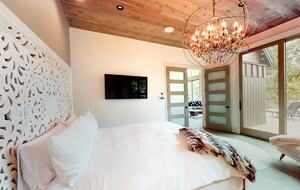 Luxury Lakefront Retreat - Lake Arrowhead, California