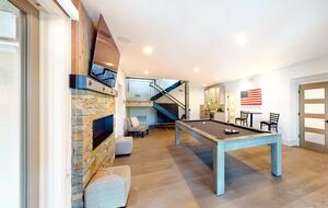 Luxury Lakefront Retreat - Lake Arrowhead, California