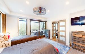 Luxury Lakefront Retreat - Lake Arrowhead, California