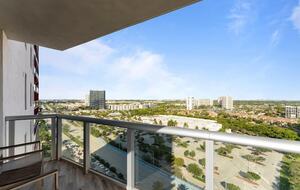 Hallandale Beach Hideaway - Hallandale Beach, Florida