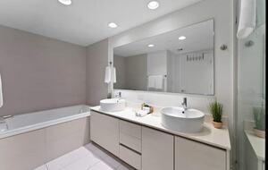 Hallandale Beach Hideaway - Hallandale Beach, Florida