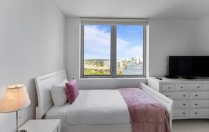 Hallandale Beach Hideaway - Hallandale Beach, Florida