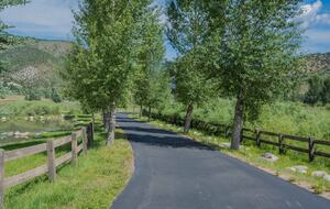 Stunner in Aspen/Snowmass - 25 Acre Mountain Perfection - Snowmass, Colorado