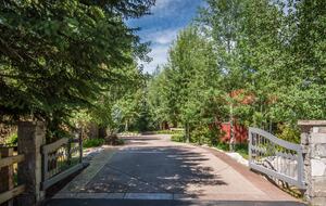 Stunner in Aspen/Snowmass - 25 Acre Mountain Perfection - Snowmass, Colorado