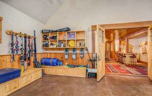 Stunner in Aspen/Snowmass - 25 Acre Mountain Perfection - Snowmass, Colorado