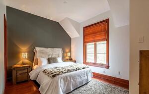 Alpine Elegance - Mont-Tremblant, Canada