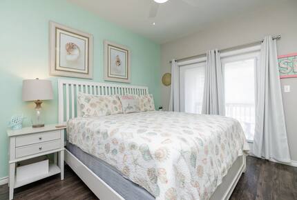 Easygoing Coastal Living Steps from the Gulf - Port Aransas, Texas