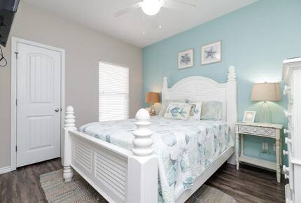 Easygoing Coastal Living Steps from the Gulf - Port Aransas, Texas