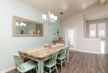 Easygoing Coastal Living Steps from the Gulf - Port Aransas, Texas