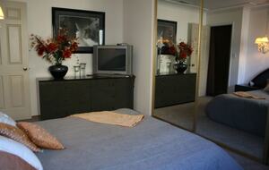 Gateway to Napa Valley With A Billion Dollar View Villa - Vallejo, California