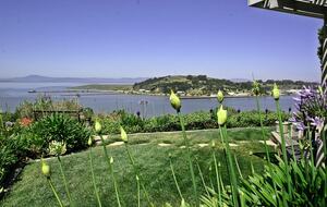 Gateway to Napa Valley With A Billion Dollar View Villa - Vallejo, California