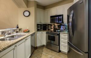 Luxurious Ski In Ski Out 2 Bedroom Equinoxe Tremblant - Mont-Tremblant, Canada