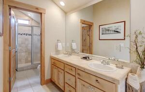 Lakota Luxury Rocky Mountain Ski Chalet - Winter Park, Colorado