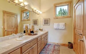 Lakota Luxury Rocky Mountain Ski Chalet - Winter Park, Colorado