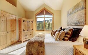 Lakota Luxury Rocky Mountain Ski Chalet - Winter Park, Colorado