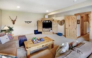 Lakota Luxury Rocky Mountain Ski Chalet - Winter Park, Colorado