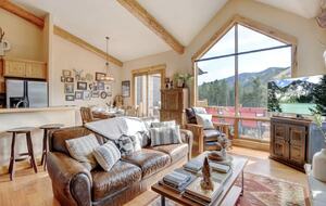 Lakota Luxury Rocky Mountain Ski Chalet - Winter Park, Colorado