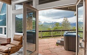 Breathtaking Luxury Mountain Retreat - Estes Park, Colorado
