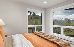 Breathtaking Luxury Mountain Retreat - Estes Park, Colorado