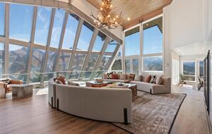 Breathtaking Luxury Mountain Retreat - Estes Park, Colorado