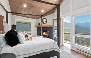 Breathtaking Luxury Mountain Retreat - Estes Park, Colorado