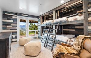 Breathtaking Luxury Mountain Retreat - Estes Park, Colorado