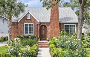 Luxe Downtown Oasis with Pool & Outdoor Living Room - Charleston, South Carolina