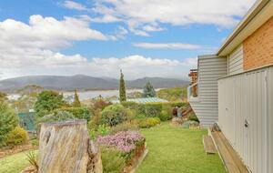 The Lake House - Kalkite, Australia