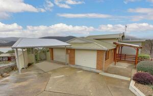 The Lake House - Kalkite, Australia