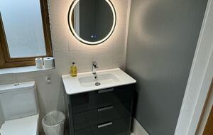 Mandalay Lodge - Medstead, United Kingdom