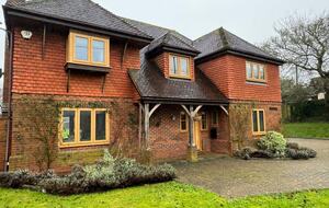 Mandalay Lodge - Medstead, United Kingdom