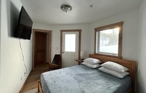 Guest bedroom 3 with queen size bed