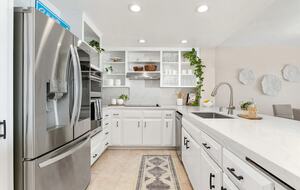 Solana Beach Dream with Ocean Views & Steps to the Beach - Solana Beach, California