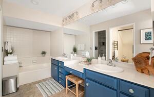 Solana Beach Dream with Ocean Views & Steps to the Beach - Solana Beach, California