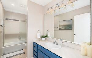 Solana Beach Dream with Ocean Views & Steps to the Beach - Solana Beach, California