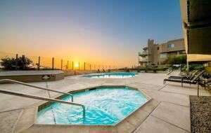 Solana Beach Dream with Ocean Views & Steps to the Beach - Solana Beach, California